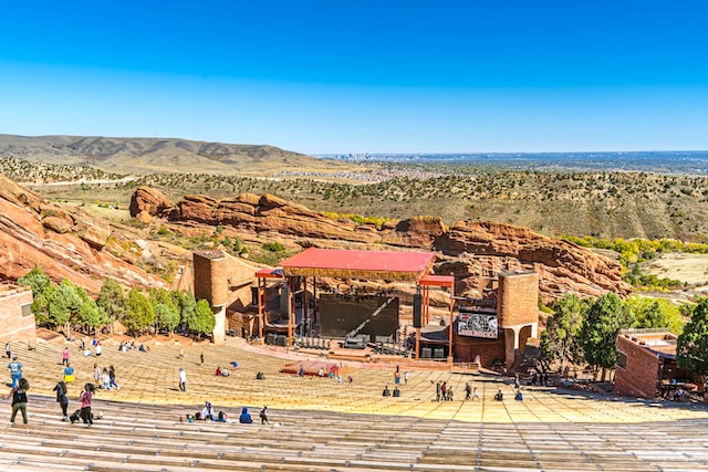 Red Rocks Park and Amphitheatre. Image by Benjamin Rascoe at Unsplash